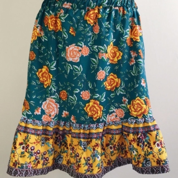 NWT floral skirt - Picture 2 of 3